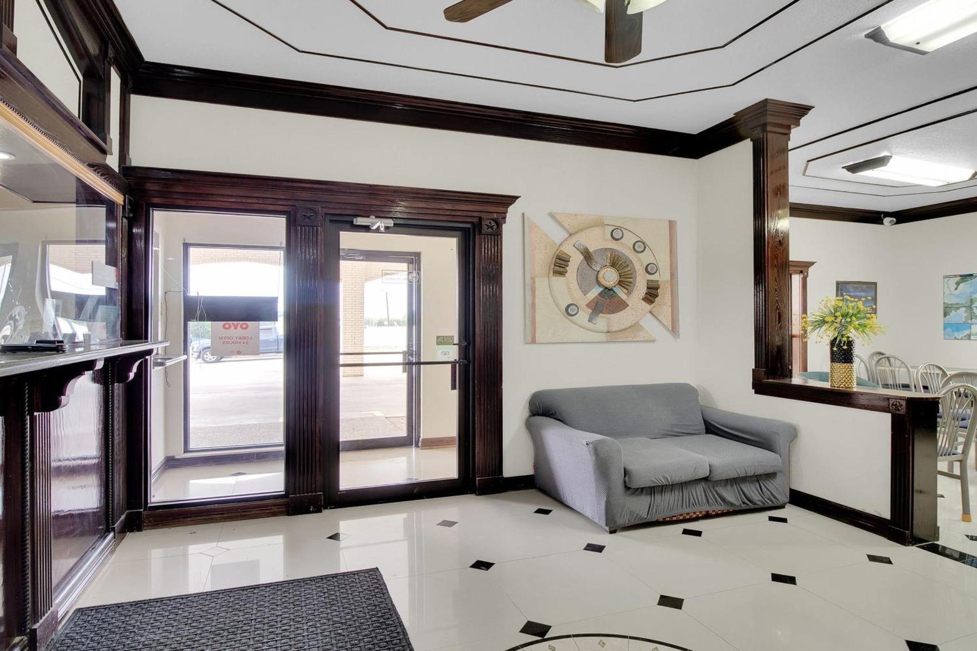 Three Rivers Executive Inn & Suites By Oyo المظهر الخارجي الصورة