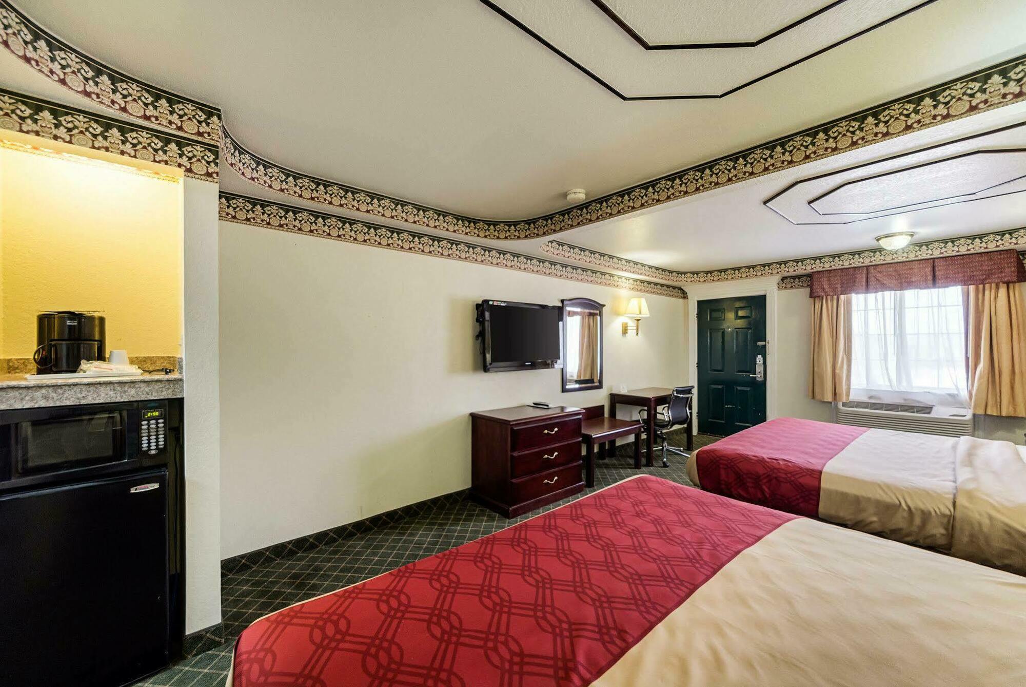 Three Rivers Executive Inn & Suites By Oyo المظهر الخارجي الصورة