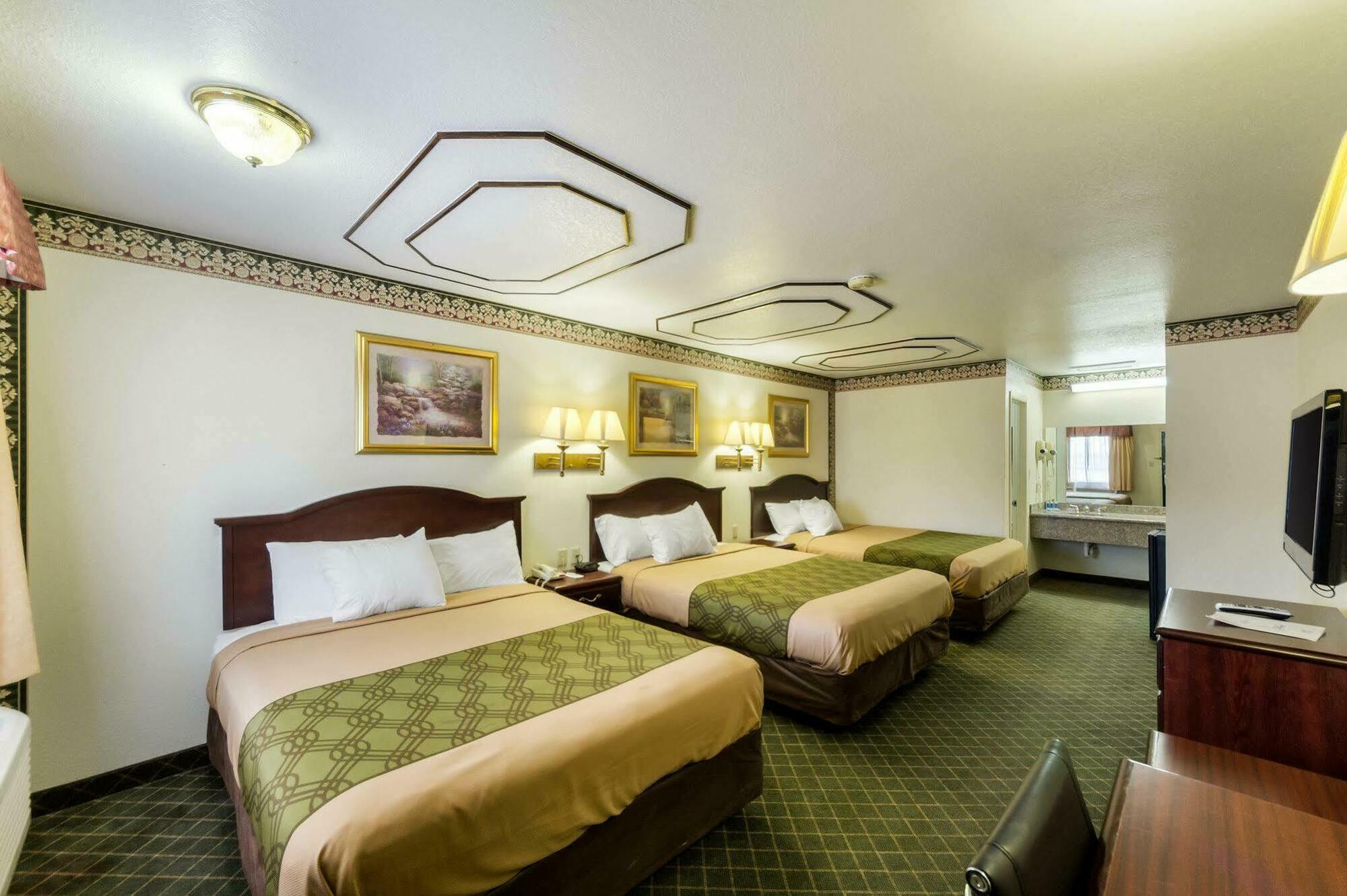 Three Rivers Executive Inn & Suites By Oyo المظهر الخارجي الصورة